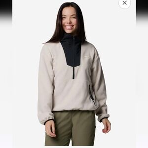 Columbia Womens Beige and Black Fleece 1/2 Zip Pullover